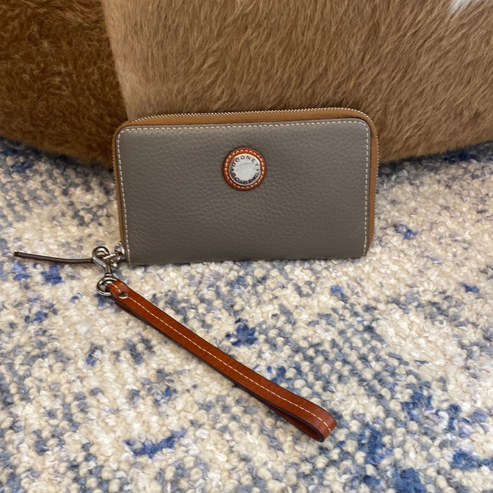 Dooney & Bourke wallet wristlet